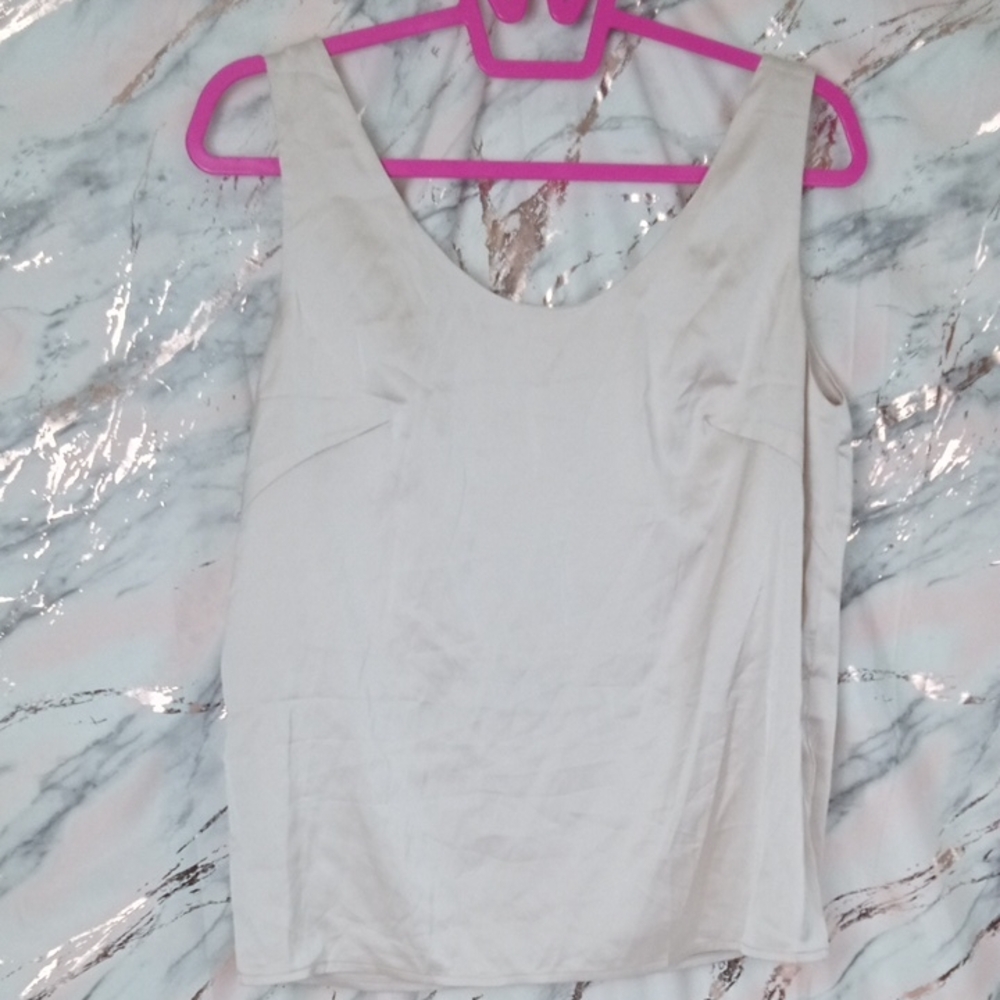 💩 Luxveer Classic Cream Scoop Neck Tank Top